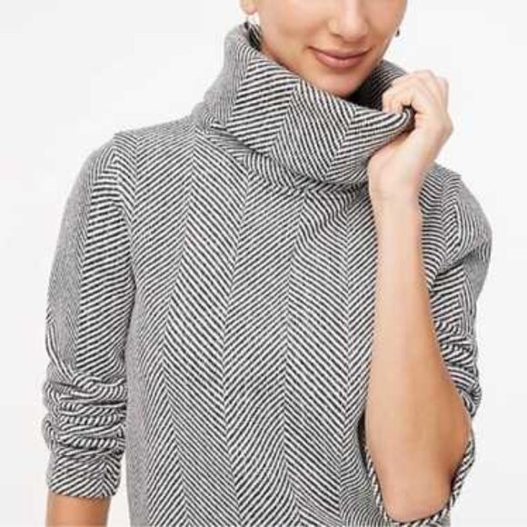 Like New J.Crew Long-sleeve Funnelneck Pullover Herringbone Size XS - Picture 3 of 11